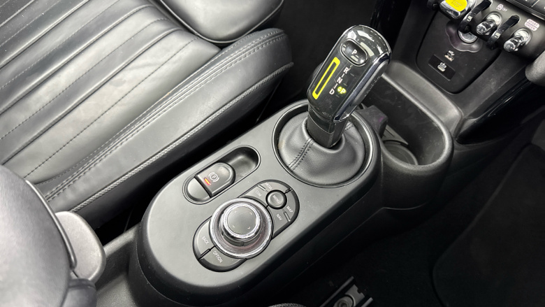 MINI Hatchback 135kW Cooper S Level 3 33kWh 3dr Auto Electric Hatchback